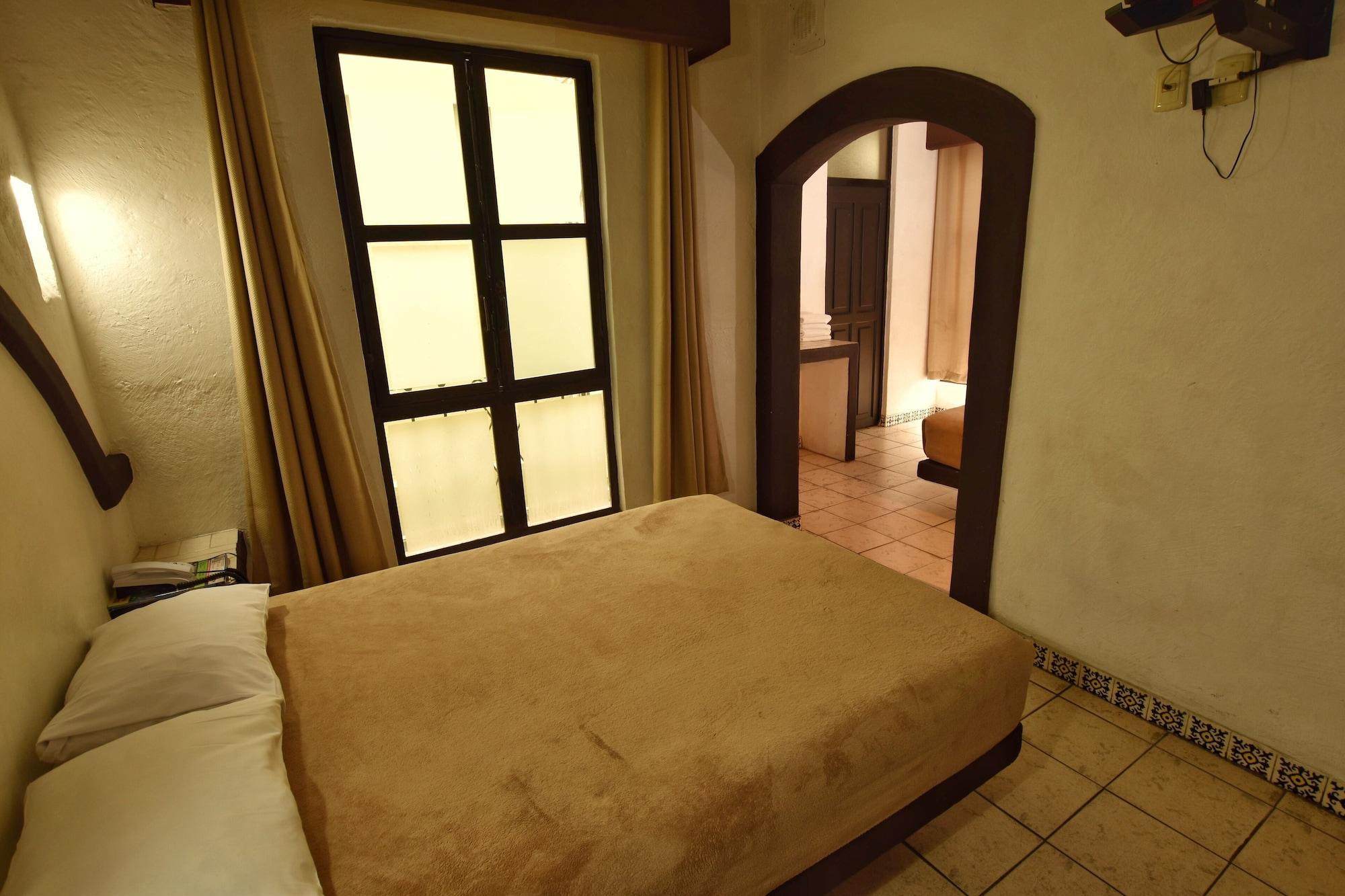 Hotel Plaza موروليا المظهر الخارجي الصورة