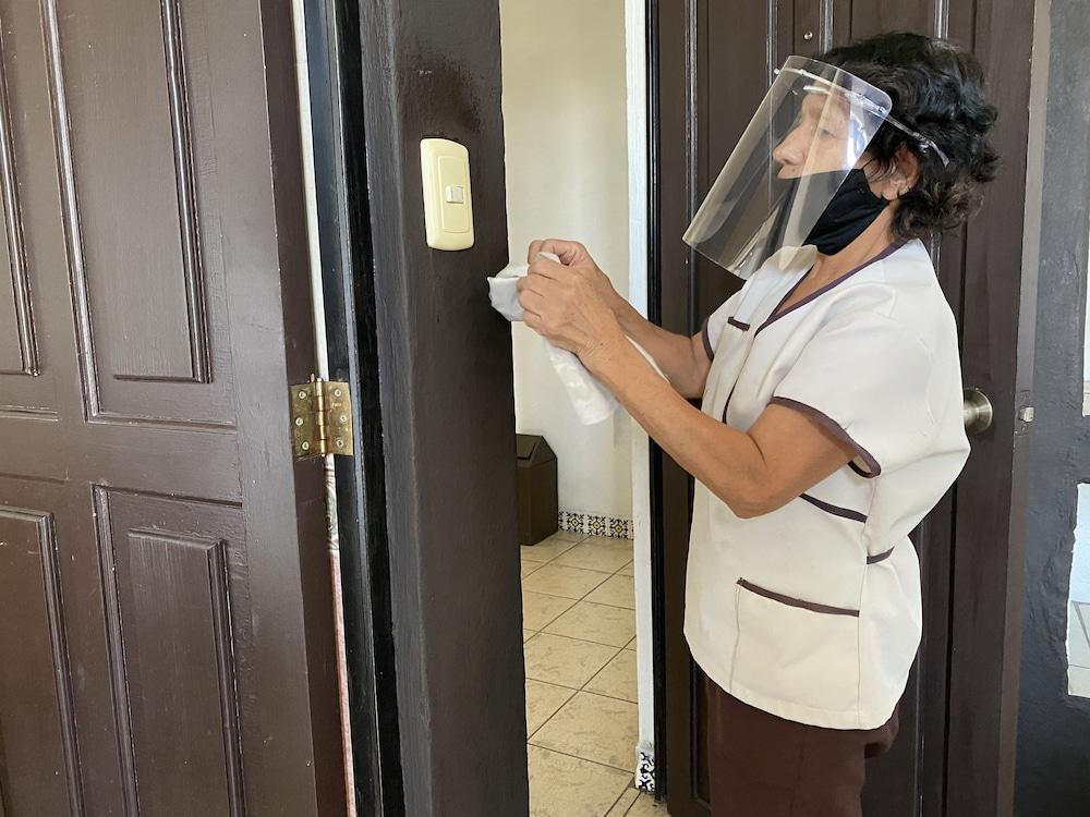 Hotel Plaza موروليا المظهر الخارجي الصورة