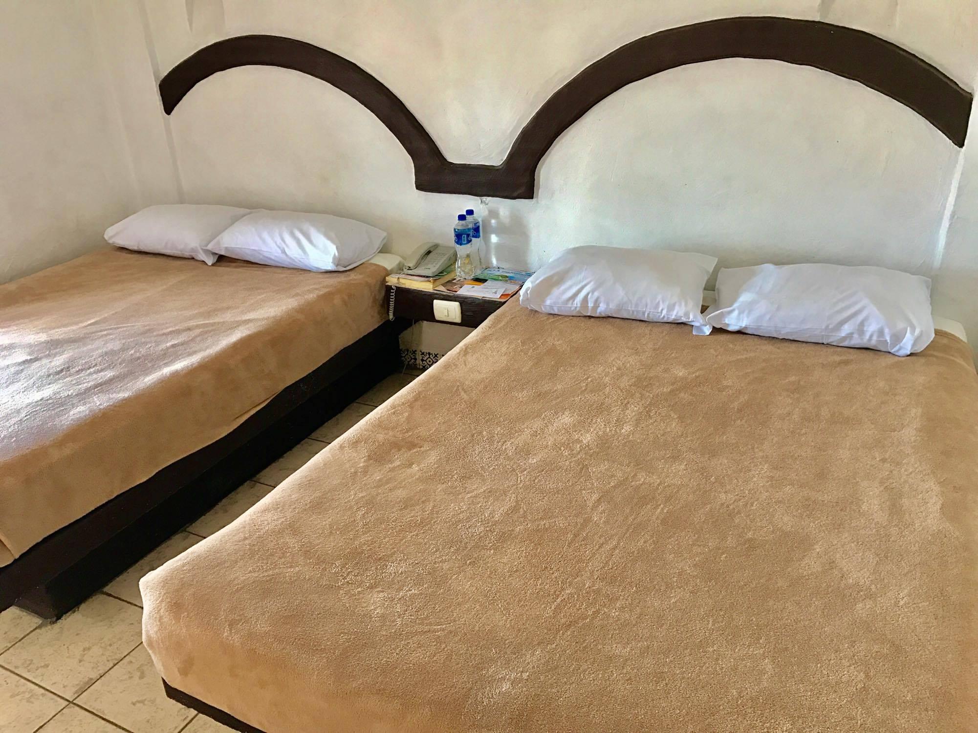Hotel Plaza موروليا المظهر الخارجي الصورة