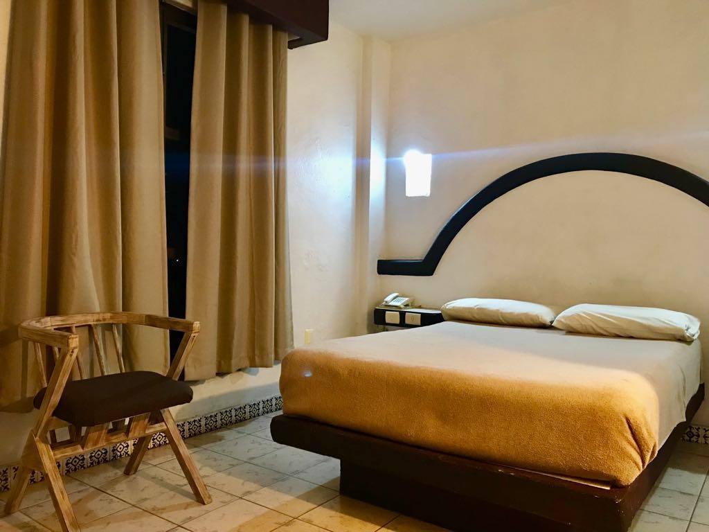 Hotel Plaza موروليا المظهر الخارجي الصورة