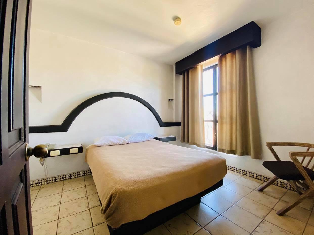 Hotel Plaza موروليا المظهر الخارجي الصورة