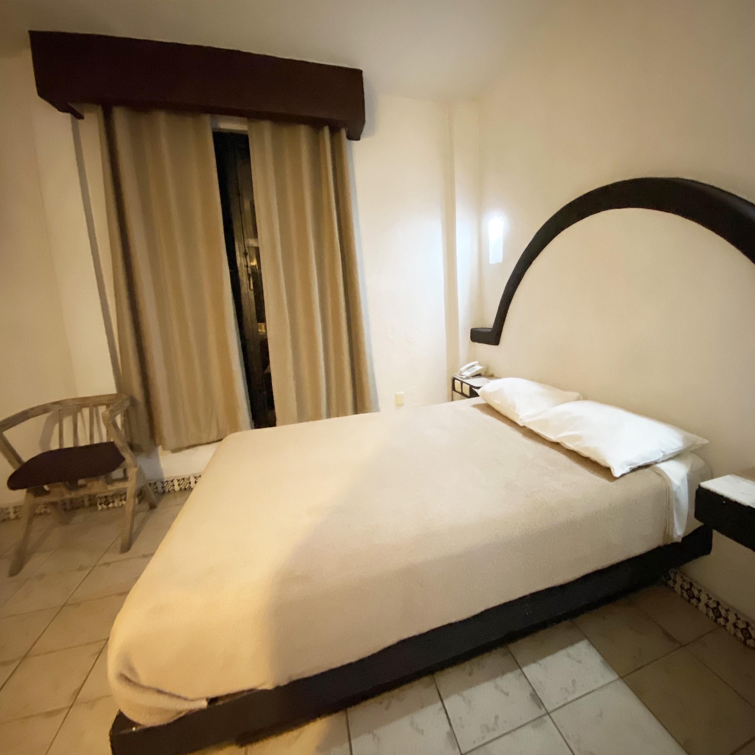 Hotel Plaza موروليا المظهر الخارجي الصورة