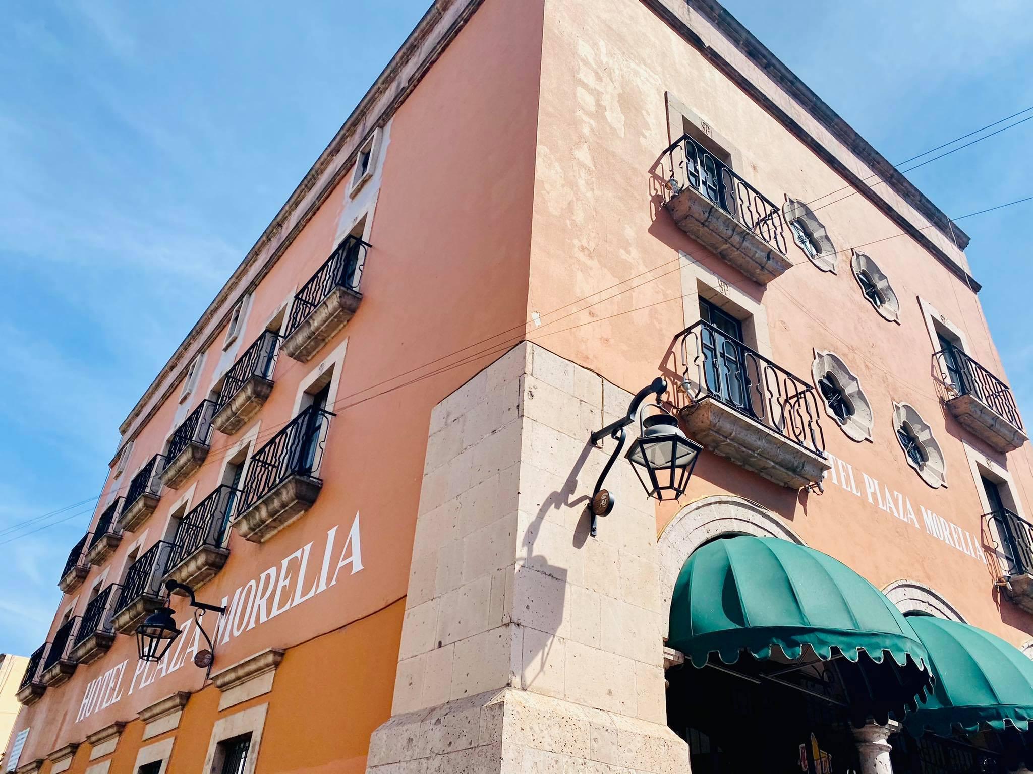 Hotel Plaza موروليا المظهر الخارجي الصورة