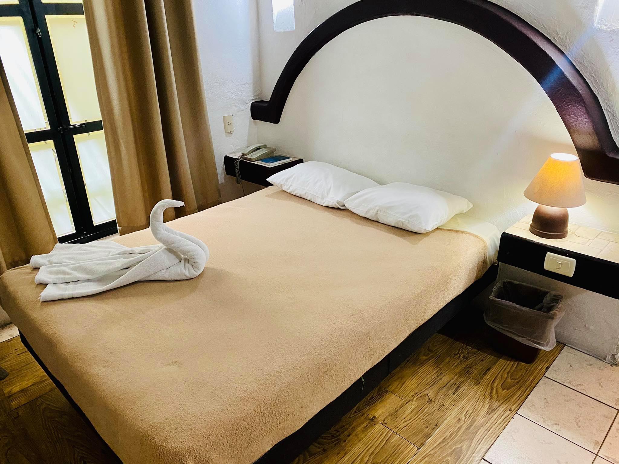 Hotel Plaza موروليا المظهر الخارجي الصورة